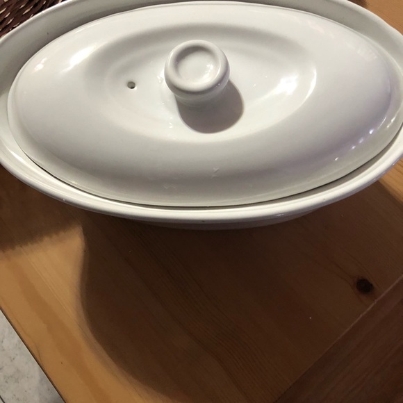 EUC Vesture Corporation Stoneware From Portugal In A Sturdy Woven Wired Basket - Picture 5 of 10